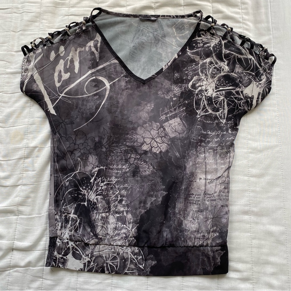 V-Neck Graphic Print Women's Blouse in Black and Gray